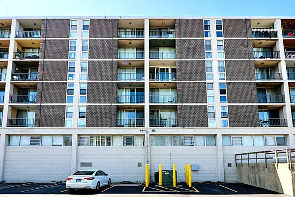 1043 S York RD #409, Bensenville, IL 60106