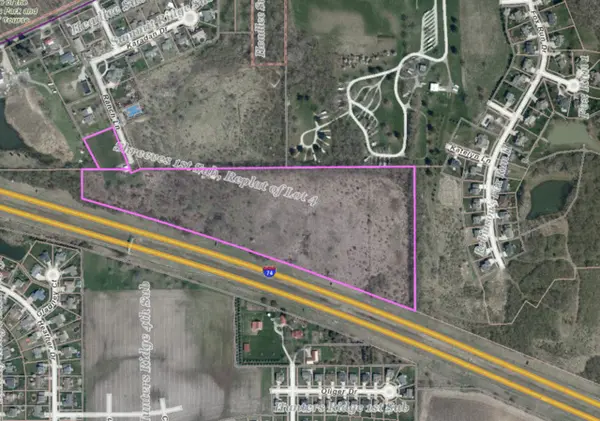 205 S Ranch LN, Mahomet, IL 61853