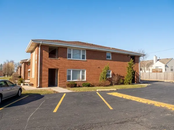 1101 E Algonquin RD #18, Arlington Heights, IL 60005