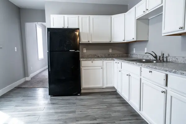 1208 W 5TH ST, Davenport, IA 52802