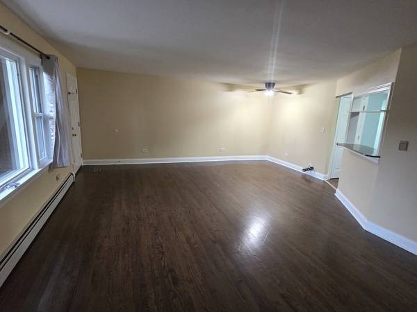 1105 Holiday LN #6, Des Plaines, IL 60016