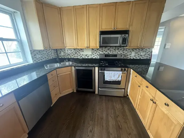 733 Dobson ST #2S, Evanston, IL 60202