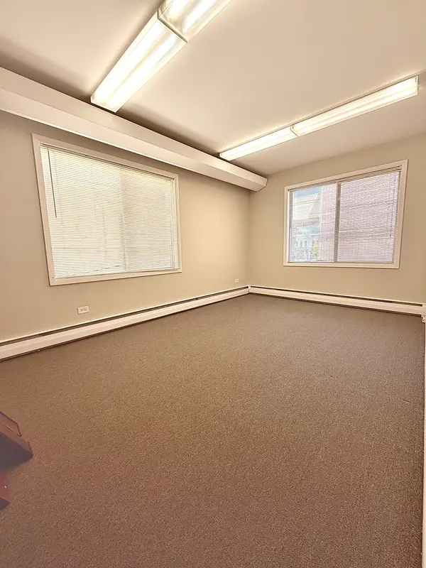 9 County ST, Waukegan, IL 60085
