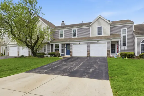 1663 College Green DR, Elgin, IL 60123