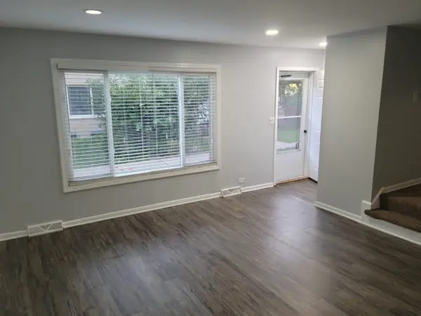10081 Frontage RD #D, Skokie, IL 60077