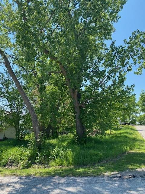 1023 Hooks LN, Fox Lake, IL 60050
