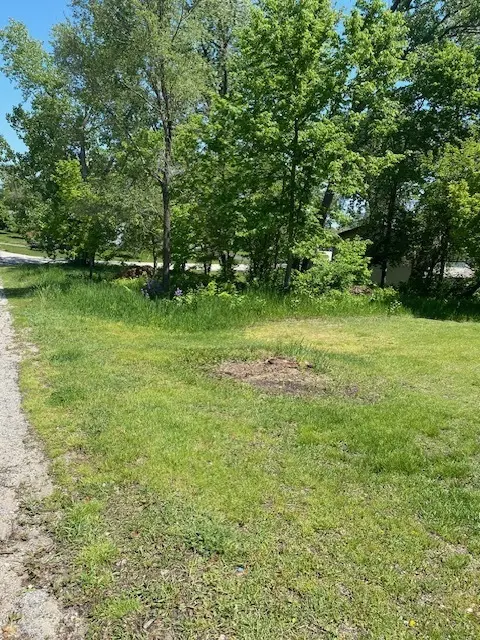 1023 Hooks LN, Fox Lake, IL 60050