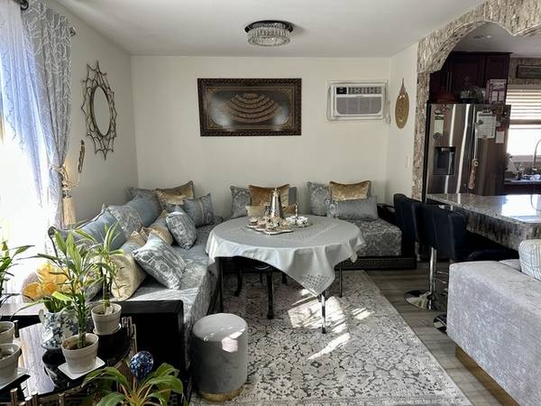 7008 Oconnell DR #201, Chicago Ridge, IL 60415