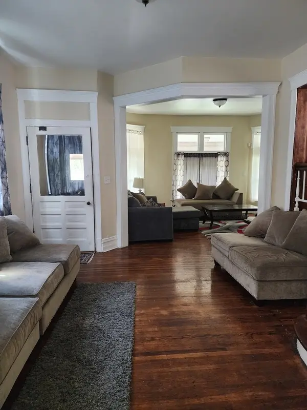 435 W Winneconna Pkwy, Chicago, IL 60620