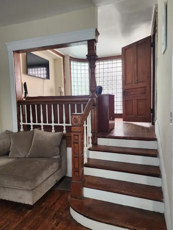 435 W Winneconna Pkwy, Chicago, IL 60620