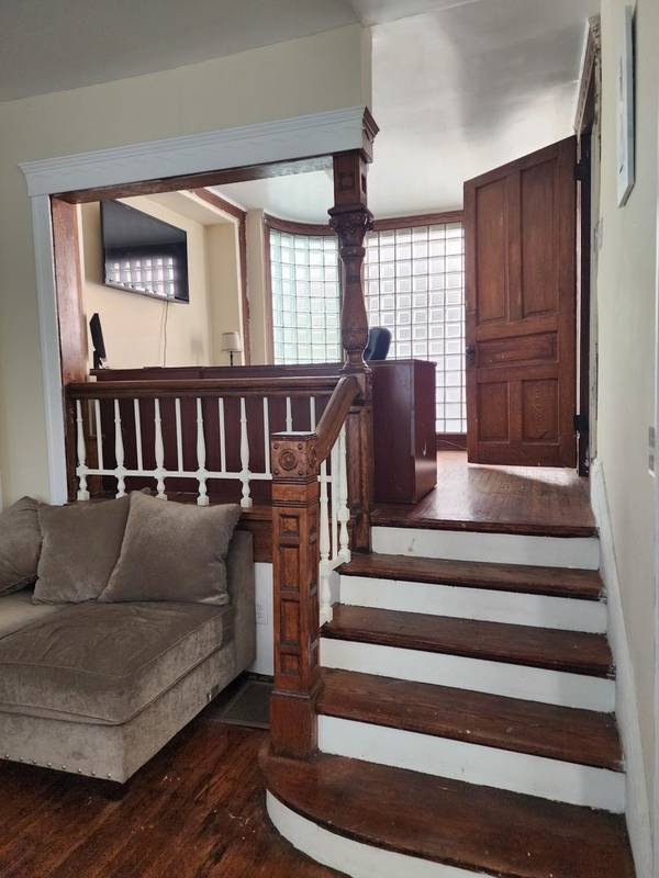 435 W Winneconna Pkwy, Chicago, IL 60620