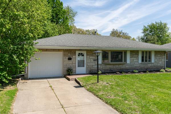 2908 26th ST, Moline, IL 61265