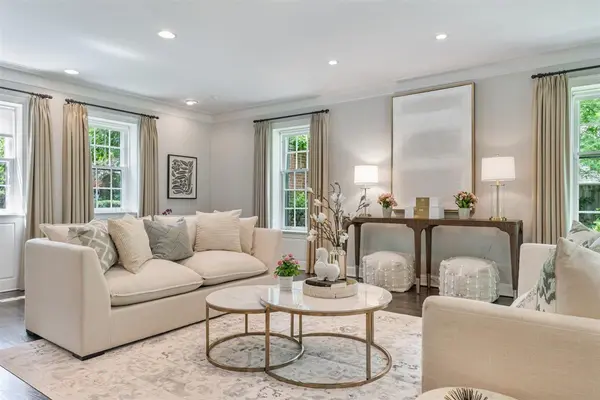 62 Woodley RD, Winnetka, IL 60093