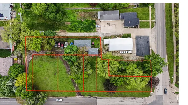 2404 W John ST, Champaign, IL 61821