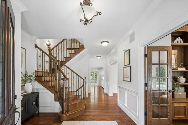 639 N Wright ST, Naperville, IL 60563