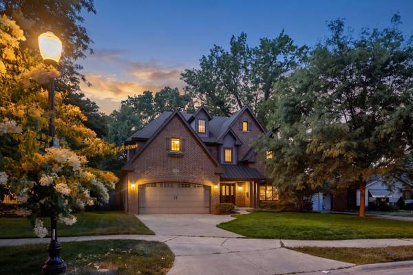 639 N Wright ST, Naperville, IL 60563