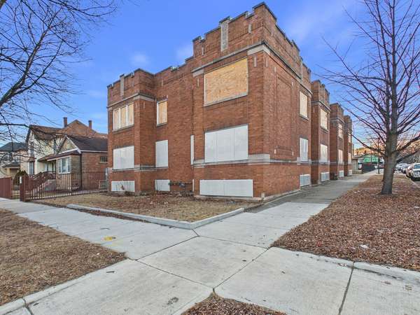 6602 S Troy ST, Chicago, IL 60629
