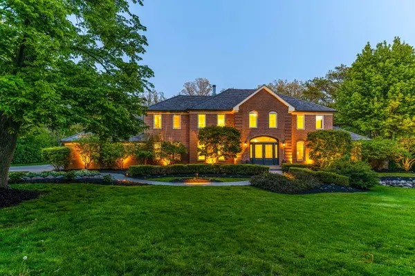 1541 Heritage CT, Lake Forest, IL 60045