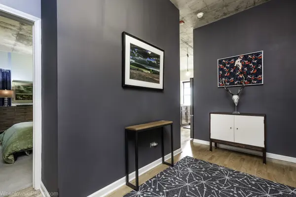 1122 W Catalpa AVE #603, Chicago, IL 60640