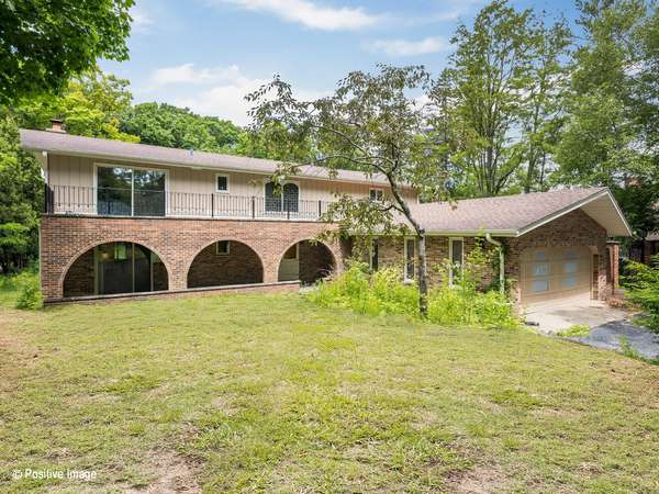 188 N BLOOMINGDALE RD, Bloomingdale, IL 60108