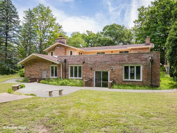 188 N BLOOMINGDALE RD, Bloomingdale, IL 60108