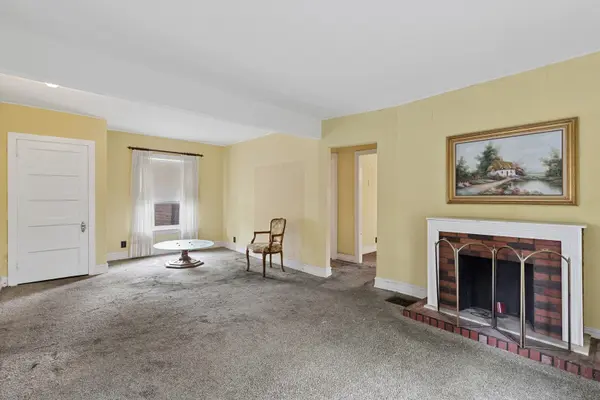 7220 N Hamilton AVE, Chicago, IL 60645