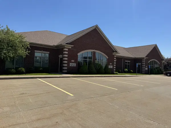 3285 Utica Ridge RD, Bettendorf, IA 52722