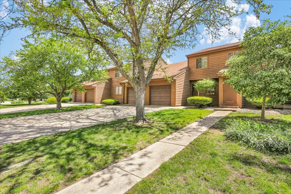2108 Sunview DR #2108, Champaign, IL 61821