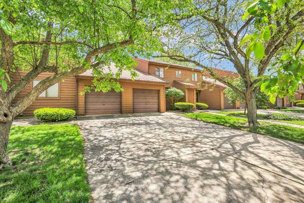 2108 Sunview DR #2108, Champaign, IL 61821