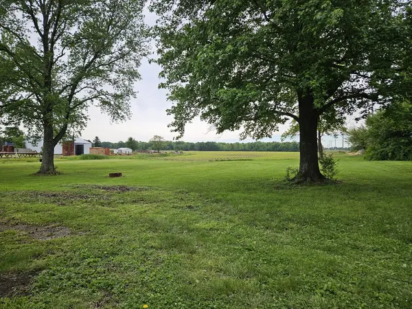 418 S 1st ST, Clay City, IL 62824