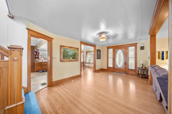 204 N West ST, Earlville, IL 60518
