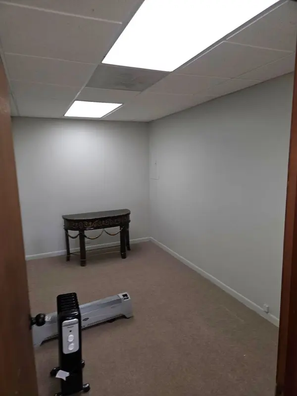 10616 S Roberts RD, Palos Hills, IL 60465