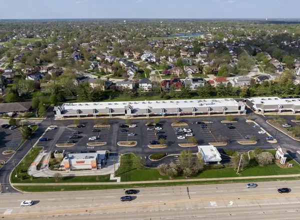 1600 W Algonquin RD, Hoffman Estates, IL 60192
