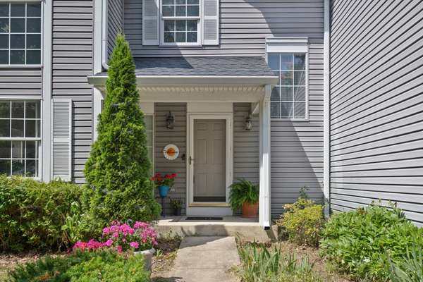 8566 Cedar ST, Fox Lake, IL 60020