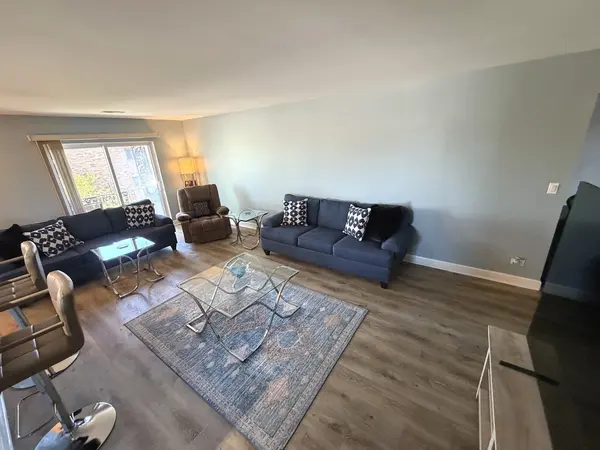 9375 Landings LN #404, Des Plaines, IL 60016