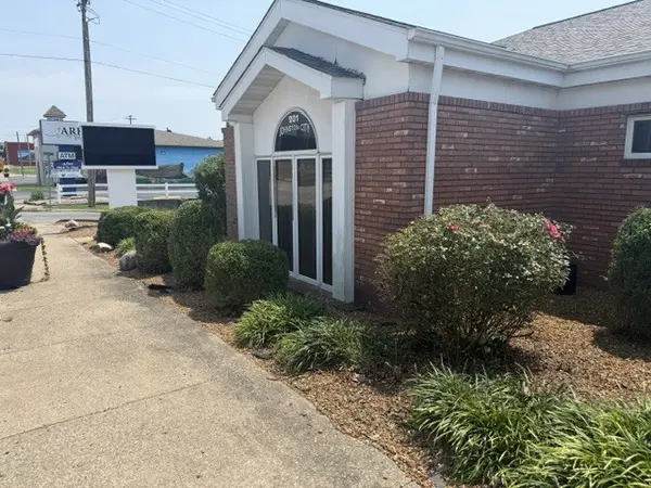 201 W Broadway BLVD, Johnston City, IL 62951