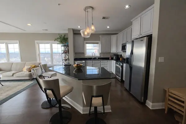 4953 Oakton ST #608, Skokie, IL 60077