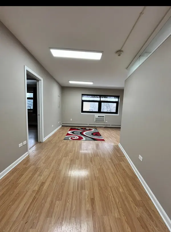 1545 Waukegan RD #2-8, Glenview, IL 60025