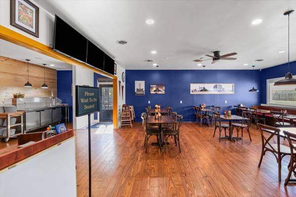 125 S Market ST, Paxton, IL 60957