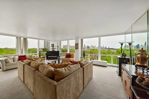 601 E 32nd ST #800, Chicago, IL 60616