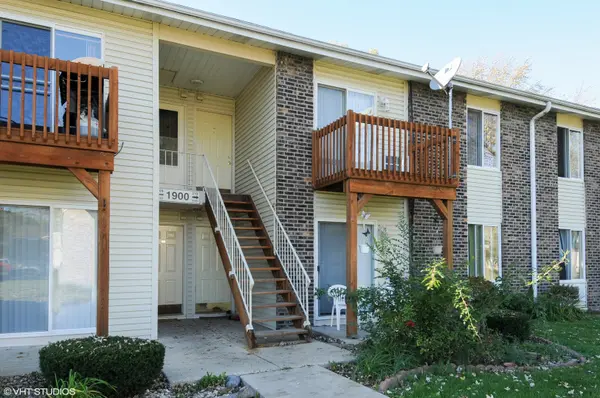 1900 Light RD #210, Oswego, IL 60543