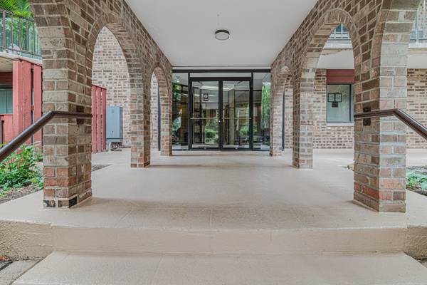 35 S Baybrook DR #610, Palatine, IL 60074