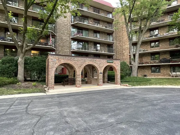 35 S Baybrook DR #610, Palatine, IL 60074