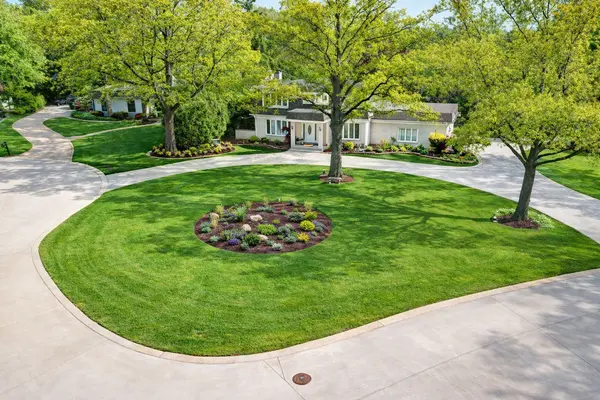 15 DEVONSHIRE DR, Oak Brook, IL 60523