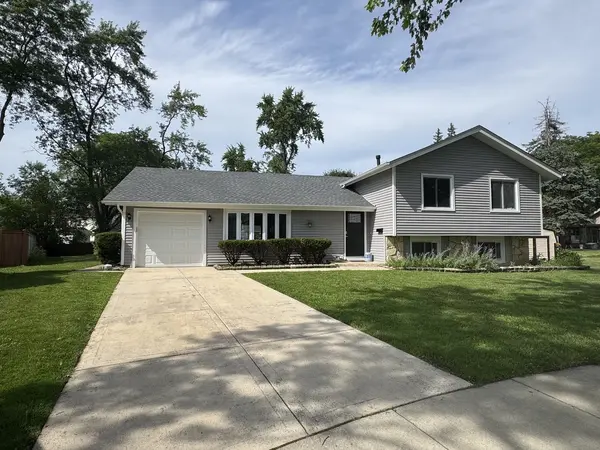 1812 Downey CT, Hanover Park, IL 60133