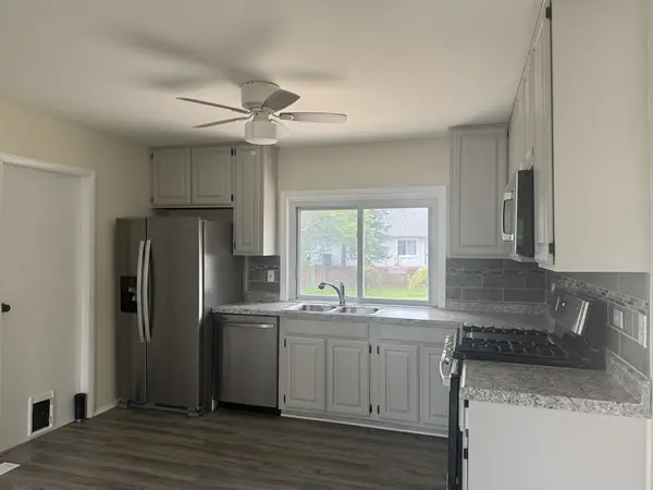 1812 Downey CT, Hanover Park, IL 60133