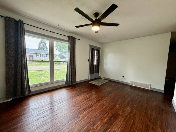 1612 Middle RD, Camanche, IA 52730