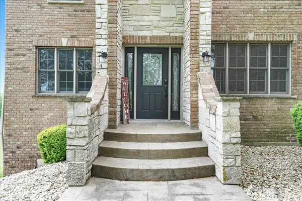 703 Glenda CT, Sandwich, IL 60548
