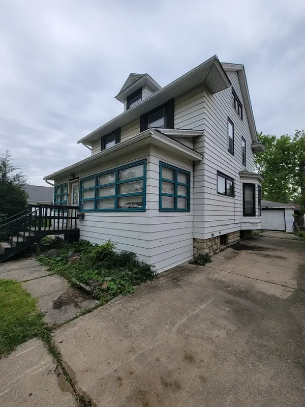 227 W 16th PL, Chicago Heights, IL 60411