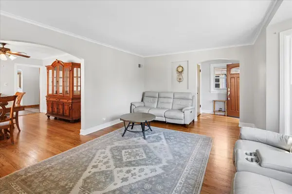 7620 W Rascher AVE, Chicago, IL 60656